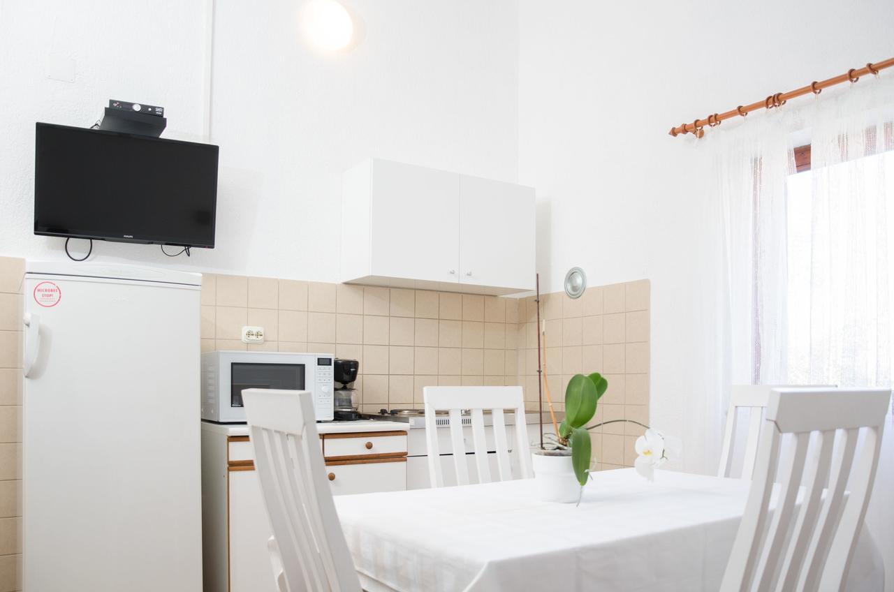 Apartments Sanja Sibinj Krmpotski Kültér fotó