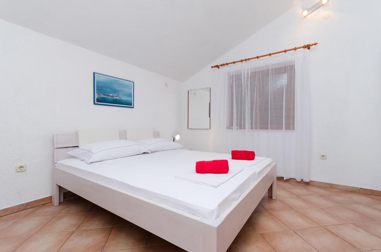 Apartments Sanja Sibinj Krmpotski Kültér fotó