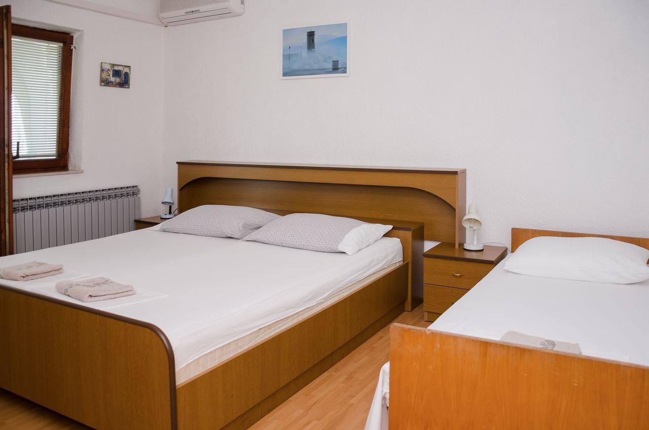 Apartments Sanja Sibinj Krmpotski Kültér fotó
