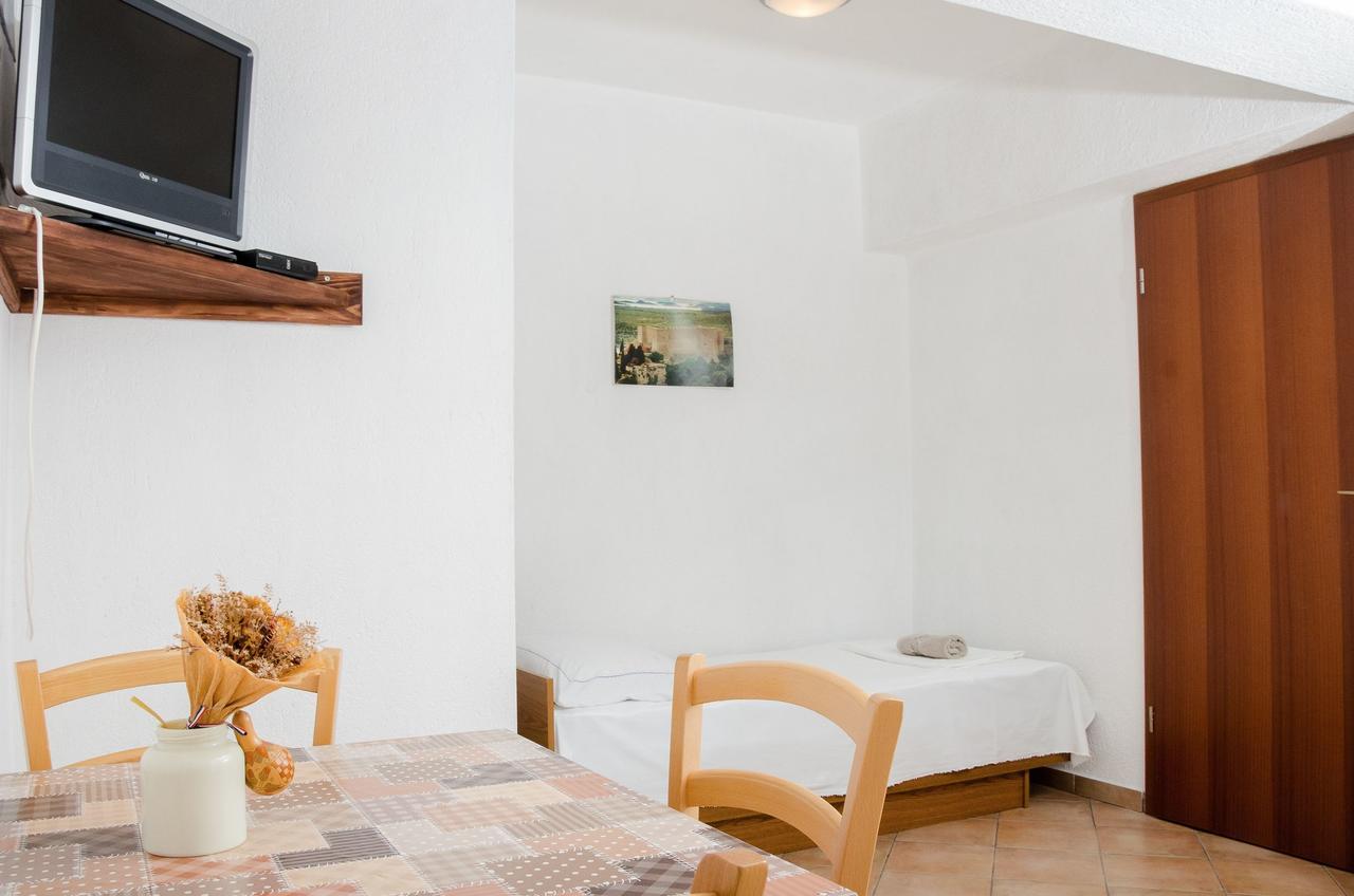 Apartments Sanja Sibinj Krmpotski Kültér fotó