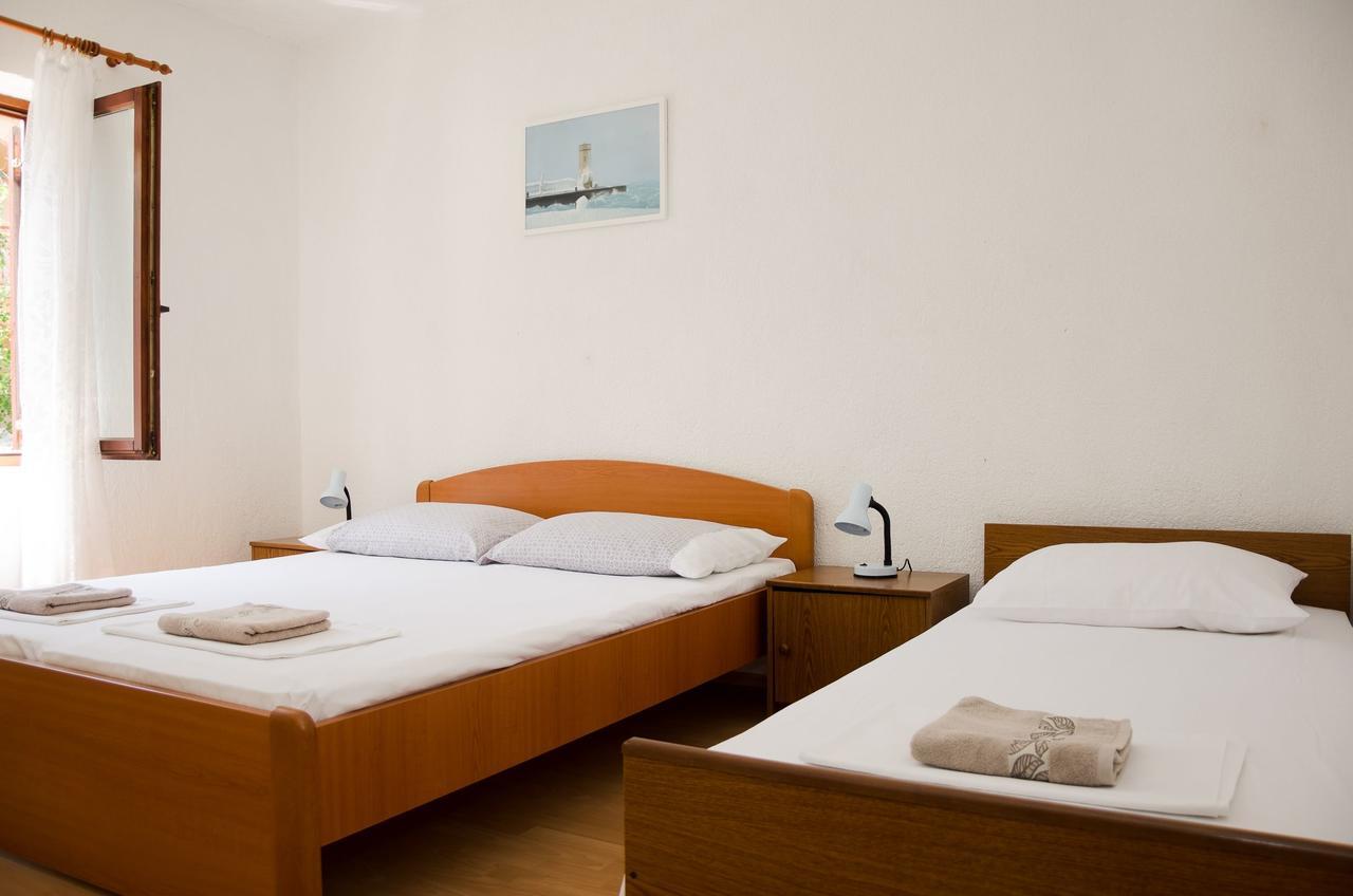 Apartments Sanja Sibinj Krmpotski Kültér fotó